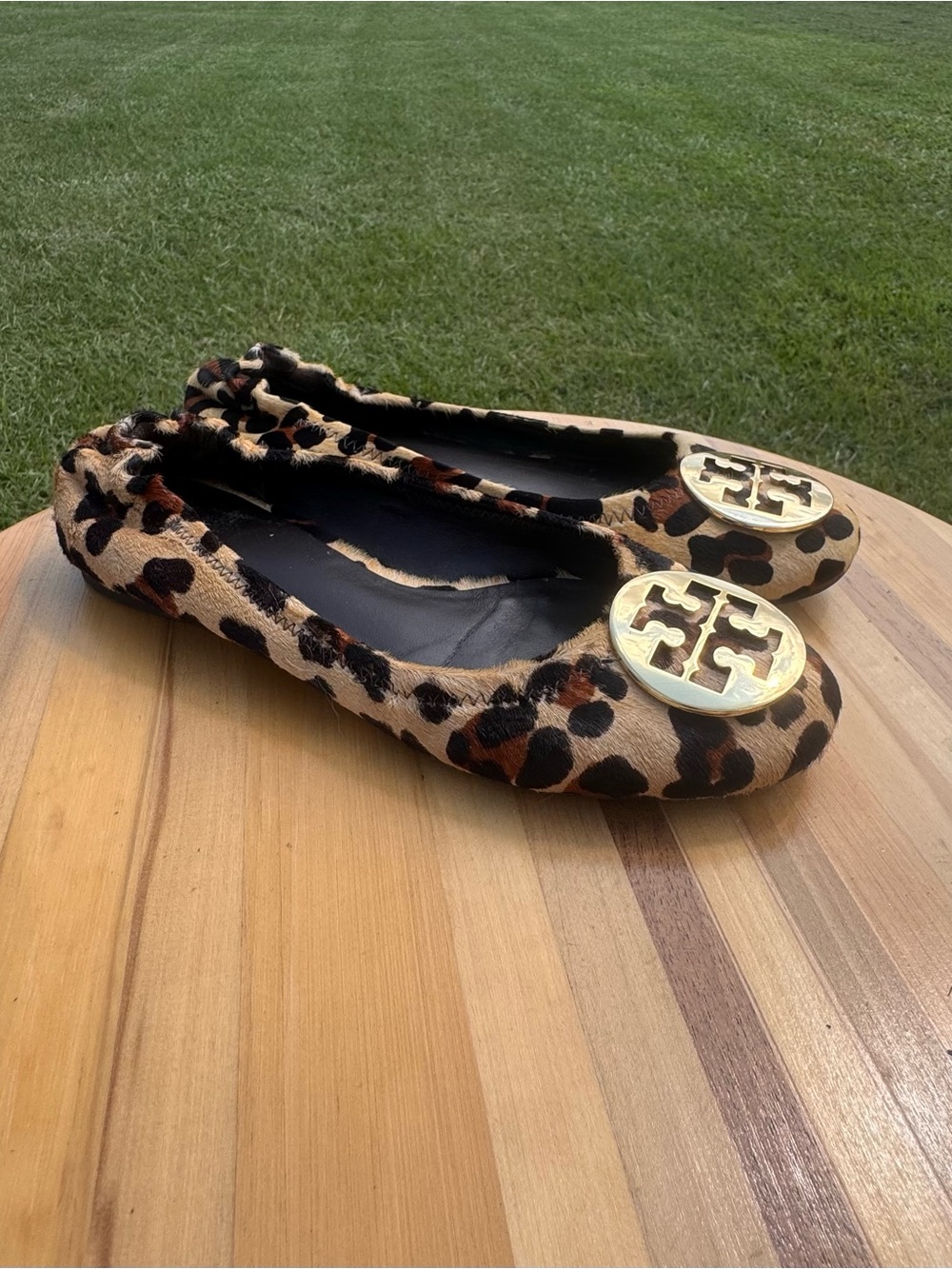Tory Burch Leopard Print Women’s Calf Hair Ballet Flats with Gold Logo Accent - Picture 3 of 8